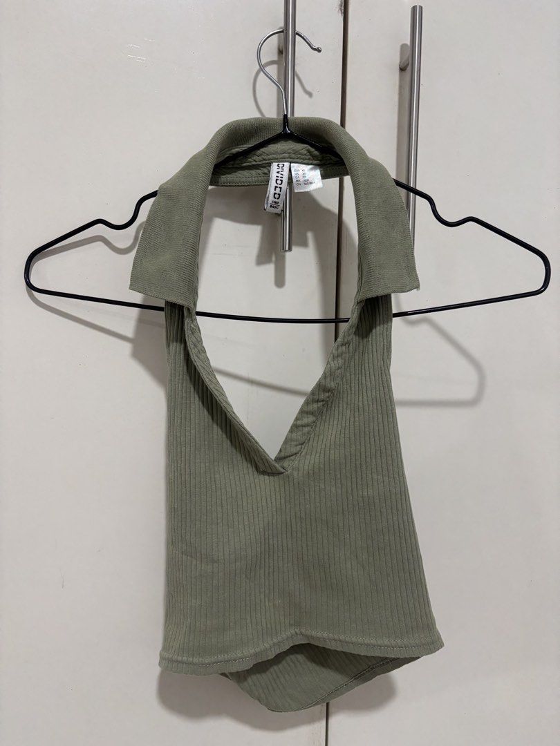 H&M Collared Sleeveless Top (Category: Sleeveless) located in Manila. Submitted by archivemae (Listing ID 1466090097, Image 1). Description: - H&M Collared Green Top - Size XS fits up to S - Used 1-2 times only - RFS: Decluttering - Delivery care of buyer Send a DM for questions & negotiation 💌.