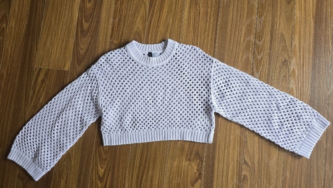 H&M Knitted Sweater (Category: Coats, Jackets and Outerwear) located in Manila. Submitted by mibellascloset (Listing ID 1466003490, Image 1). Description: purple Knitted Sweater. cropped..