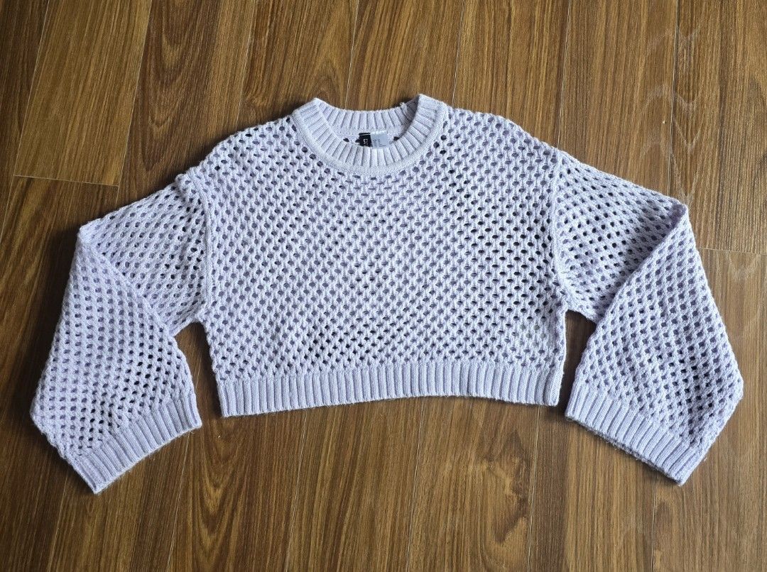 H&M Knitted Sweater (Category: Coats, Jackets and Outerwear) located in Manila. Submitted by mibellascloset (Listing ID 1466003490, Image 2). Description: purple Knitted Sweater. cropped..