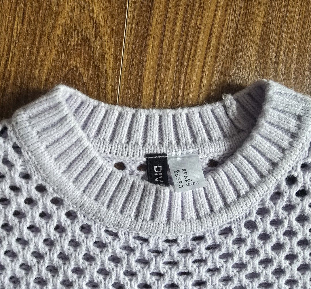 H&M Knitted Sweater (Category: Coats, Jackets and Outerwear) located in Manila. Submitted by mibellascloset (Listing ID 1466003490, Image 3). Description: purple Knitted Sweater. cropped..