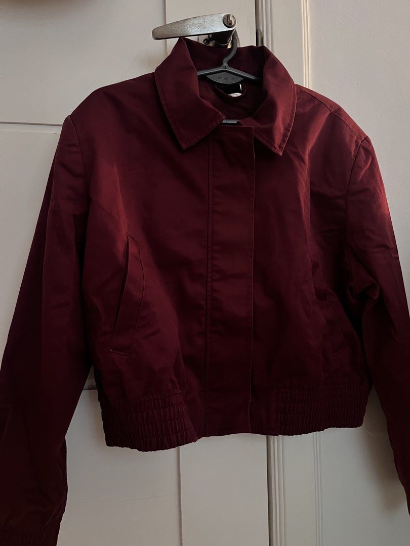 H&M Women’s Jacket (Category: Coats, Jackets and Outerwear) located in Bacoor. Submitted by pmartnz_ (Listing ID 1466041138, Image 2). Description: - Bought around Php 2,000 - Only used once for an event - No issues - Size S.