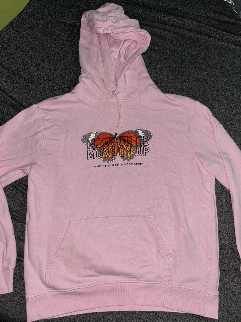 h&m pink oversized hoodie (Category: Coats, Jackets and Outerwear) located in Rizal. Submitted by vivismuse (Listing ID 1465983511, Image 1). Description: fabric slightly thin.