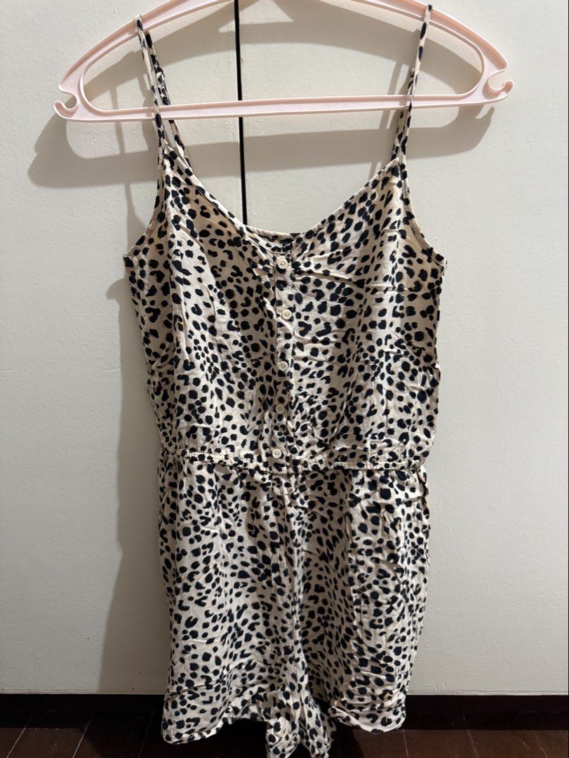 H&M Romper (Category: Rompers) located in Makati City. Submitted by prebykris (Listing ID 1466138454, Image 1). Description: Used once for a summer outing Fabric is breathable and easy to wear RFS: decluttering.