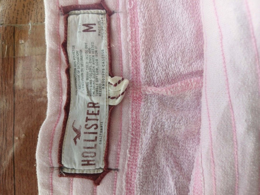 Hollister y2k short (Category: Activewear) located in Solana. Submitted by rheinespen46624 (Listing ID 1466150494, Image 2). Description: very good condition.