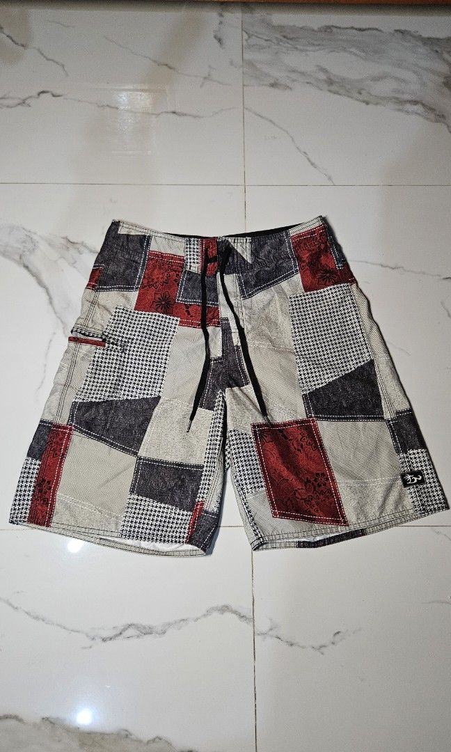 Honolua Surf Co. (Category: Swim Trunks & Board Shorts) located in Aroroy. Submitted by gabrizz_y (Listing ID 1466112789, Image 1). Description: Issue: None.