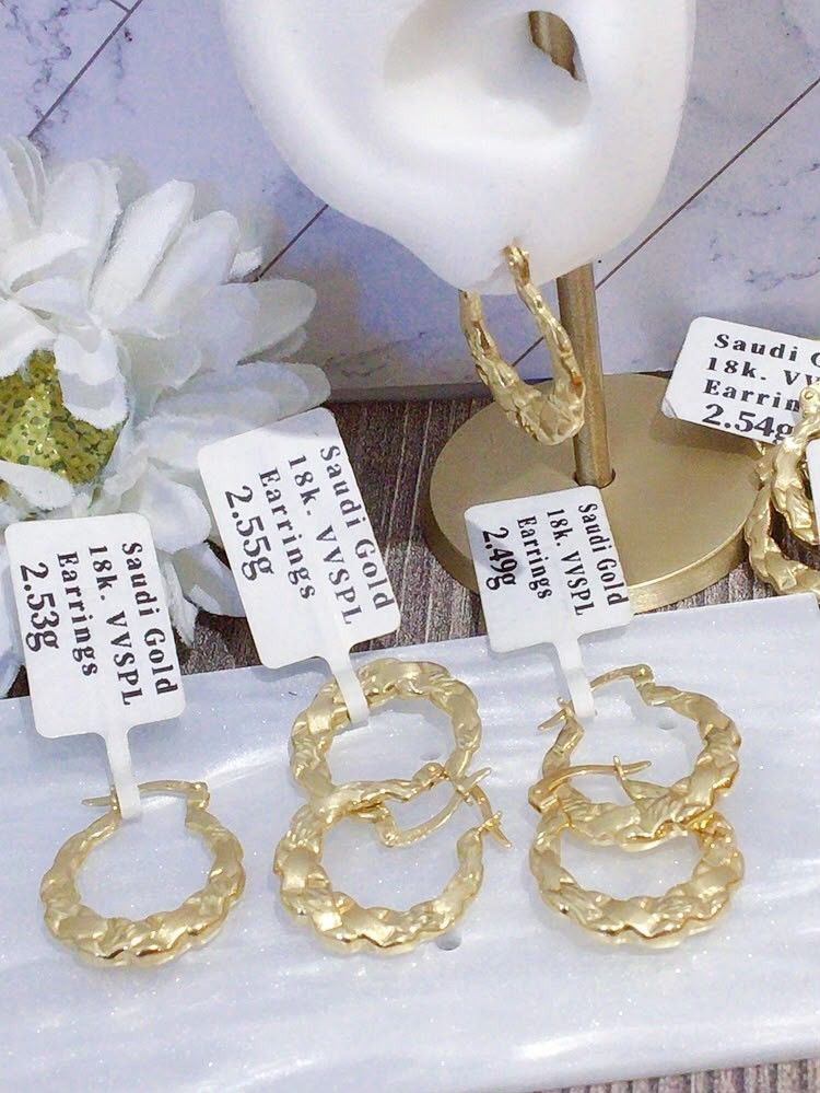 hoop earring 18k gold (Category: Earrings) located in Manila. Submitted by primejewelry (Listing ID 1465975631, Image 1). Description: .