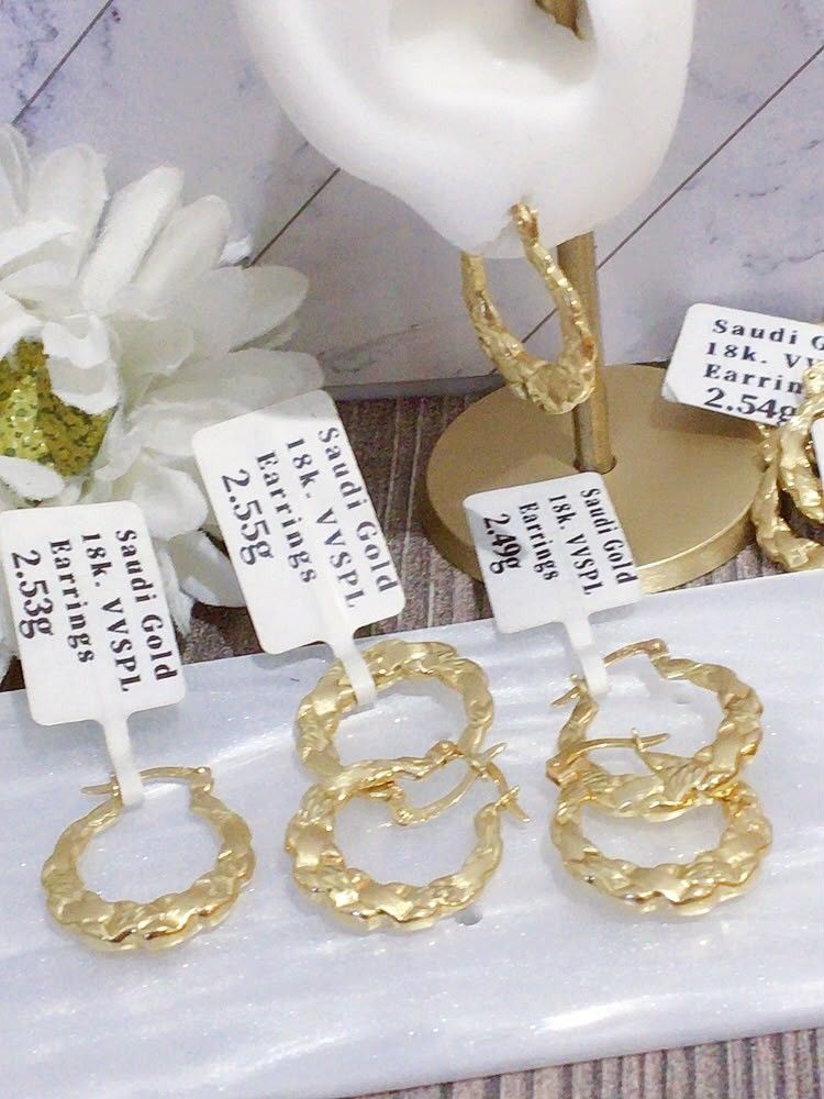 hoop earring 18k gold (Category: Earrings) located in Manila. Submitted by primejewelry (Listing ID 1465975631, Image 2). Description: .