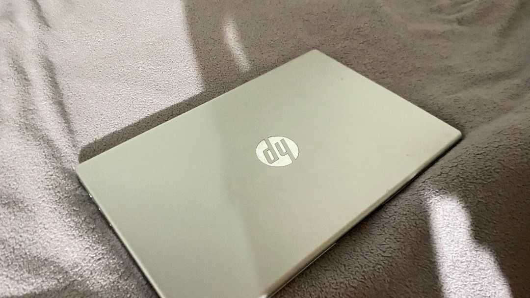 HP Laptop 14 for sale (Category: Laptops & Notebooks) located in Caloocan City. Submitted by hanesakura673 (Listing ID 1466086591, Image 1). Description: 💻 HP Laptop 14 — FOR SALE Selling my laptop to help cover my college tuition. 🤍 ✨ Specs: • HP Laptop 14-em0xxx • AMD Ryzen 5 7520U with Radeon Graphics • 8GB RAM • 512GB SSD • AMD Radeon Graphics • Windows 11 Home • 14-inch display • Around 1 year old • Good as new / well maintained • Complete