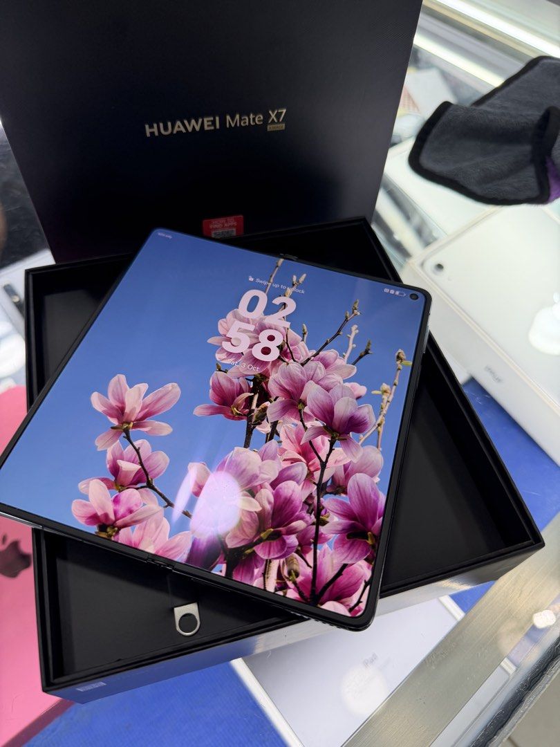 Huawei Mate X7 12/512GB Openline complete set no issues NTC approved (Category: Other Gadgets) located in San Juan City. Submitted by najihahtelecomshop2018 (Listing ID 1466111622, Image 2). Description: Legit Store | Original unit FOR SALE | TRADE / SWAP ▫️INSTALLMENT thru: 🔸Credit Card (straight / installment) 🔸Ggives / Gcredit + 6% interest 🔸Spay Later + 6% interest (RFS: Buy and Sell any kinds of Gadgets) Description: Huawei mate x7 12/512