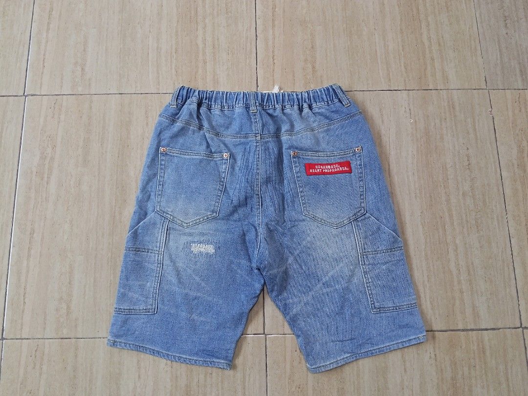 Human made Denim Garterized short (Category: Shorts) located in Glan. Submitted by cpaharodde48008 (Listing ID 1465984177, Image 2). Description: -Human made Denim Garterized short - 4 Pocket - In Very good condition - size Large - Width - 30-34 - Length - 21 - Color rate 9.5/10.