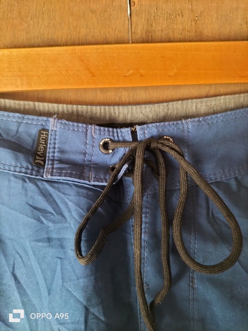 hurley (Category: Shorts) located in Baler. Submitted by jaydeebaltazar (Listing ID 1466015365, Image 3). Description: hurley boys good excellent no issue size: 32 above the knee.