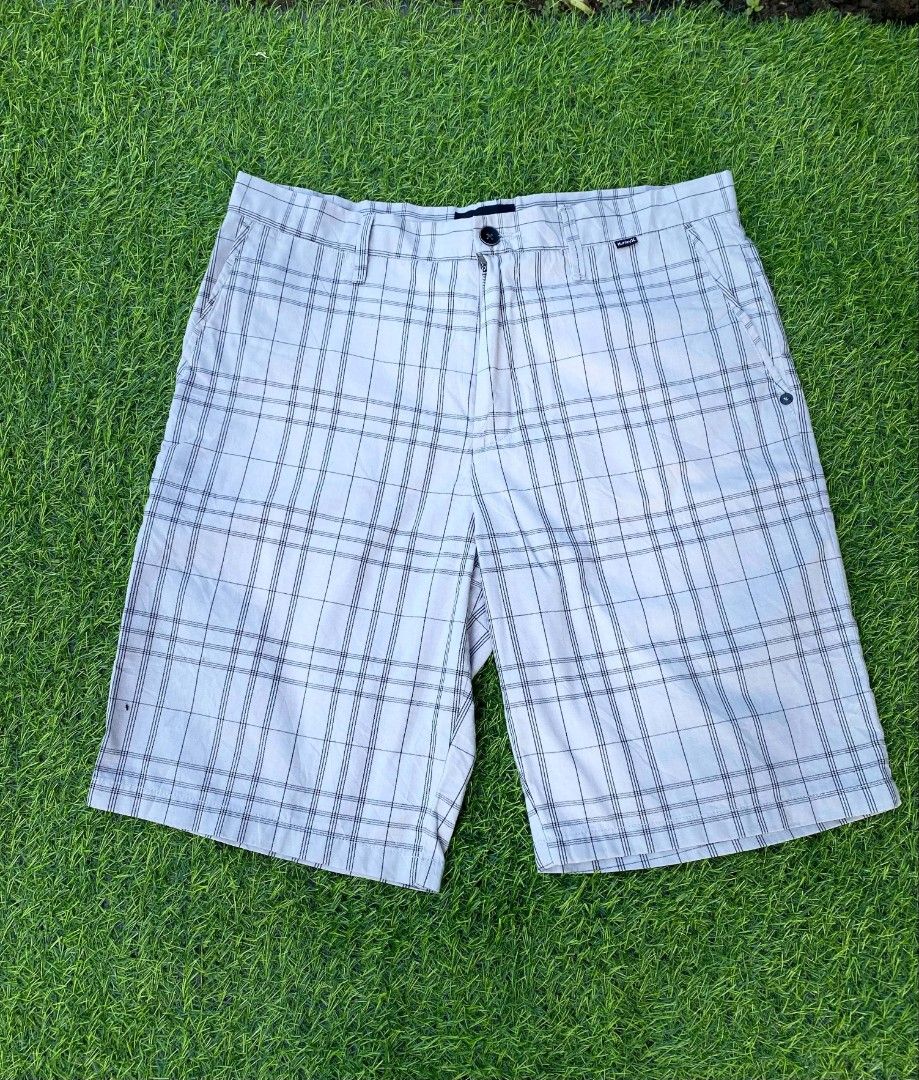 Hurley Mens Short (Category: Shorts) located in Bacolod City. Submitted by belleza_030299 (Listing ID 1465963366, Image 1). Description: As new Condition No issue 32 on tag fit 34 crispy good condi.