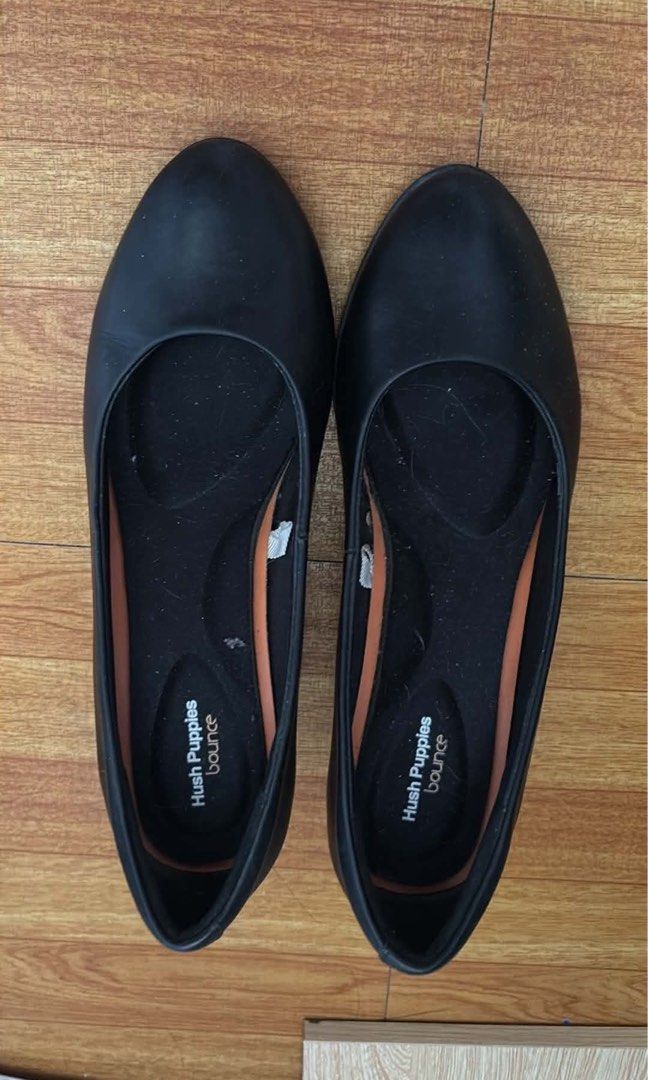 Hush Puppies Bounce Black Heels (Category: Heels) located in Talisay. Submitted by clarelaureano (Listing ID 1466067539, Image 1). Description: - Brand: Hush Puppies (Bounce line) - Color: Classic Black - Design: Closed-toe with moderate block heels and easy slip-on style - Comfort: Padded insoles for all-day wear - Versatility: Ideal for office workwear and formal occasions RFS: Too big on my sister’s feet. 💖 Used 2x only 💖 Without box 💖 Can 