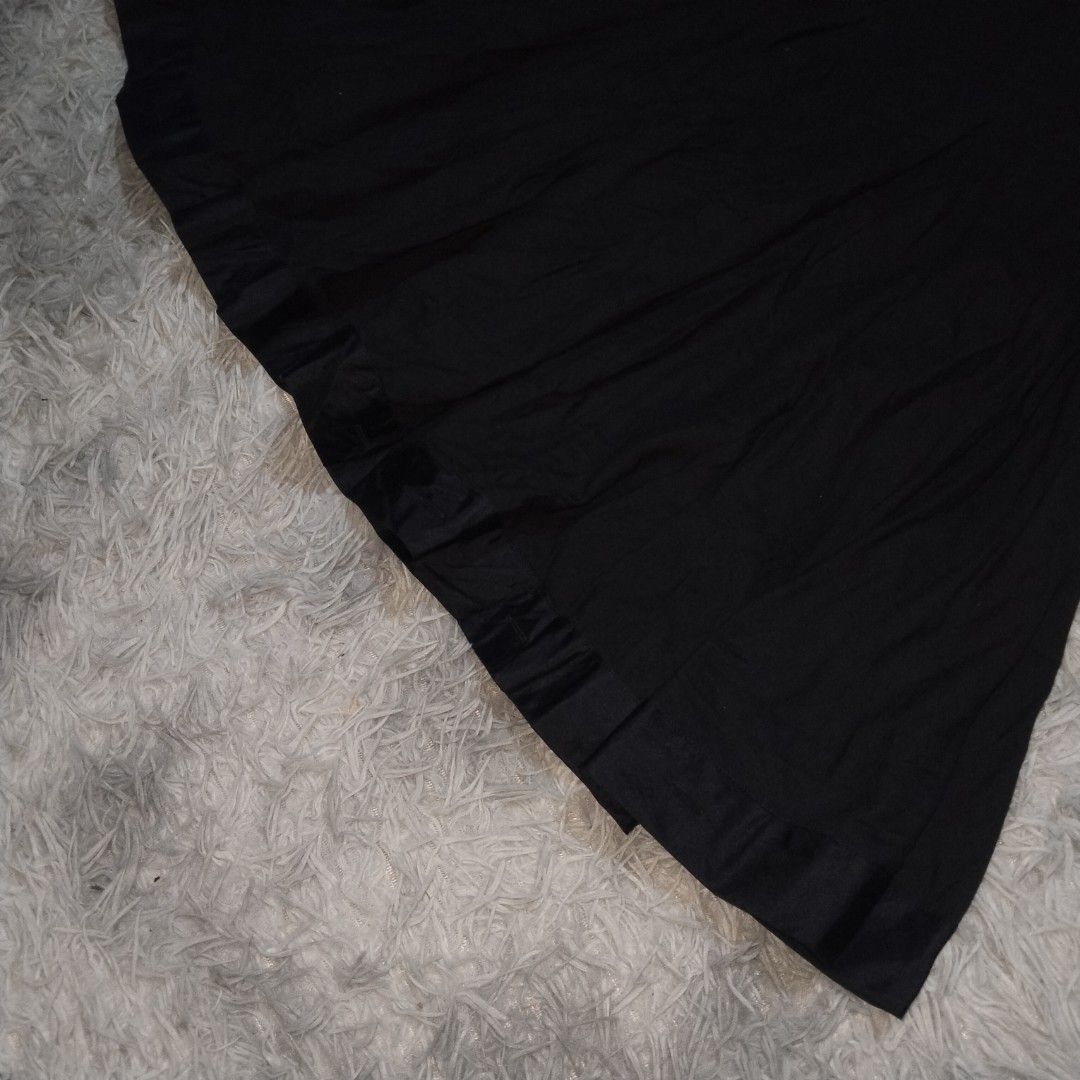 Hussein Chalayan Pleated Skirt (Category: Skirts) located in Cavite. Submitted by realdeal98 (Listing ID 1466117040, Image 3). Description: Hussein Chalayan - Pleated Skirt - Side zip - Excellent condition - Authentic Measurement when Iaid flat 14 inches waistline 24 inches length 2000 shipped via JNT.