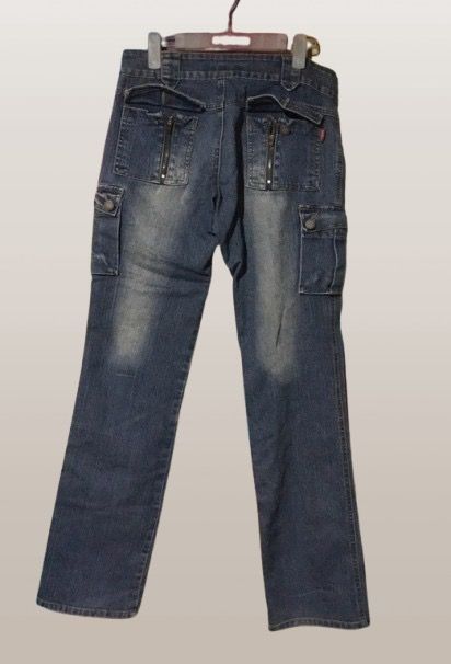 IDO CARGO DENIM JEANS (Category: Jeans) located in Marikina City. Submitted by minimalistmanila (Listing ID 1466076342, Image 3). Description: IDO CARGO DENIM JEANS ✨ Bought in Singapore • Condition: Worn 3X • Size: Medium, 28-29 waist • Model is 5'5 Original Price: 40 SGD My Price: P999. Order now! 🔴 No additional pictures will be provided. Lowballers will be ignored. Joybidders will be blocked. .