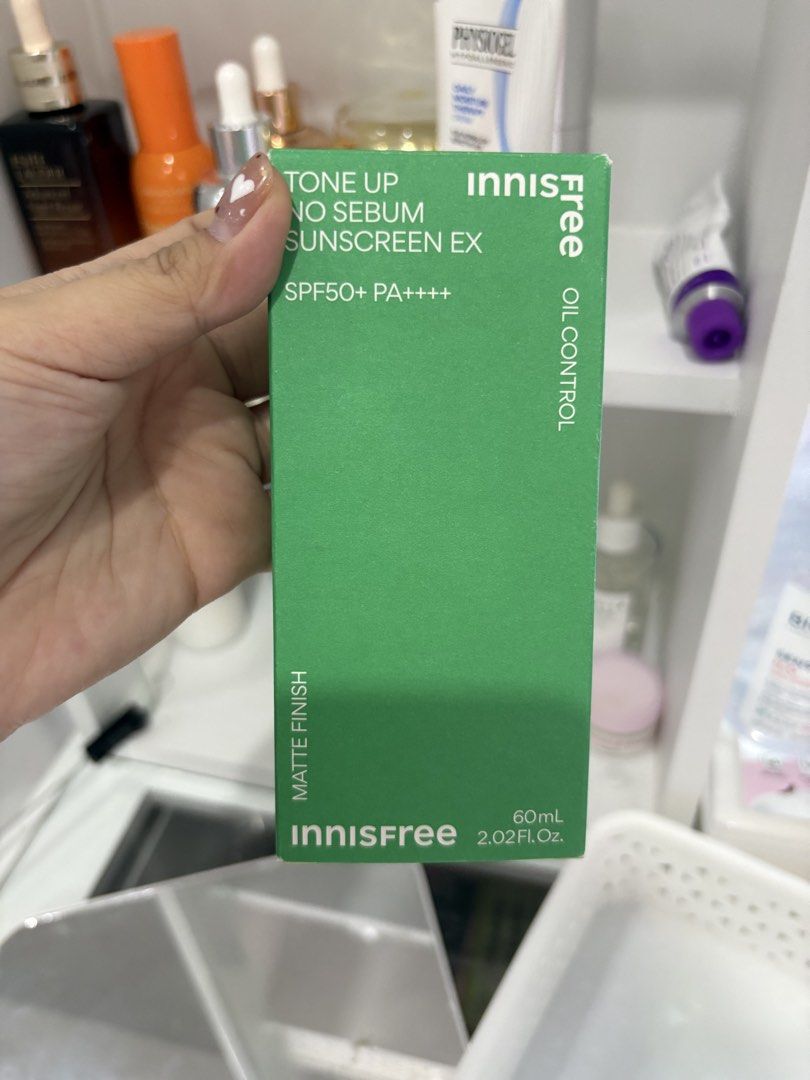 Innisfree Tone Up No Sebum Sunscreen EX (Category: Face Care) located in Manila. Submitted by monstershaaa (Listing ID 1466122967, Image 1). Description: used once only orig price - 1000+ bought in innisfree store Trinoma - Authentic Innisfree Tone Up No Sebum Sunscreen EX, 60ml - High sun protection with SPF50+ PA++++ - Oil-control formula for a fresh, matte finish - Brightens skin tone naturally - Comes in original green box packaging - Brand n