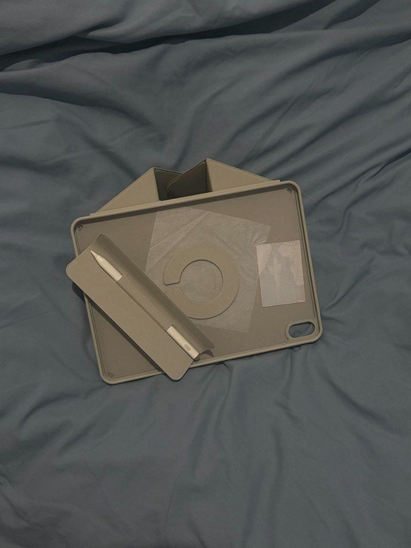 iPad Air 11-inch Case for Sale (Category: Cases & Covers) located in Balanga. Submitted by akrcsv (Listing ID 1466083914, Image 3). Description: RFS: Ordered the wrong size 😭🙏🏼 Compatible with: • iPad Air 11-inch M2 • iPad Air 11-inch M3 • iPad Air 11-inch M4 Feel free to DM me if interested! 🤩🫶🏼 can do lower price for sure buyer .