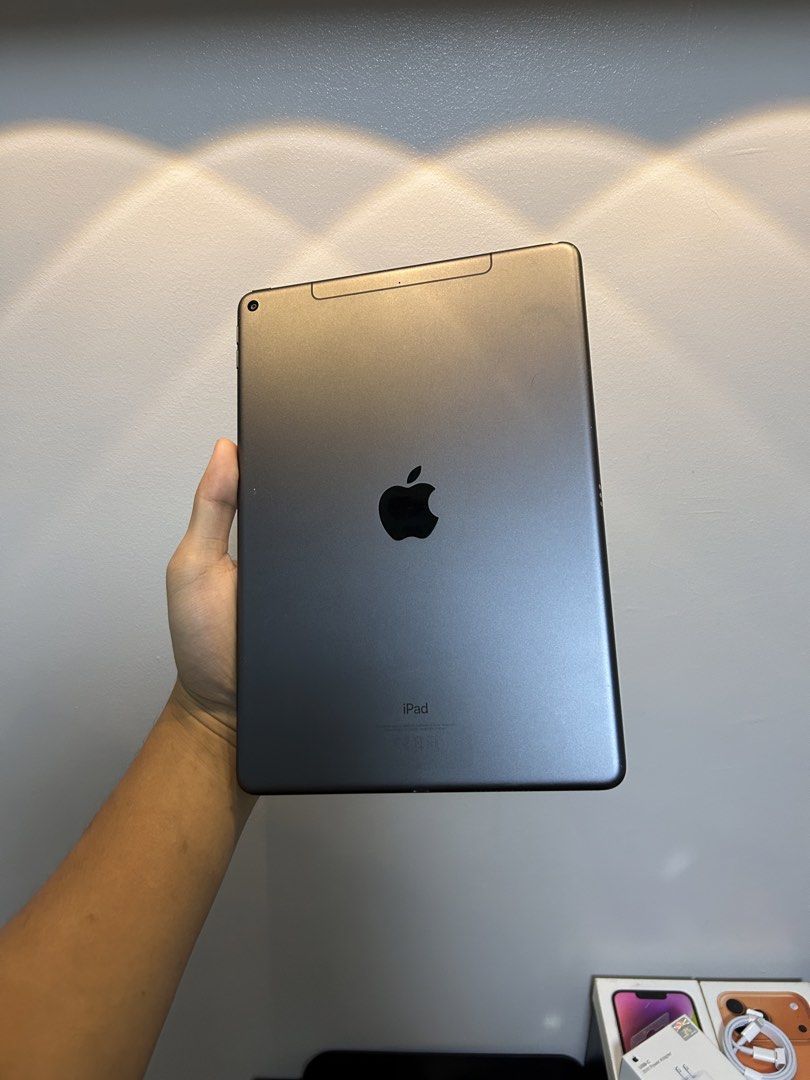 iPad Air 3rd Gen (Wifi/Cellular) (Category: iPad) located in Manila. Submitted by andreiamur31416 (Listing ID 1466129365, Image 3). Description: FOR SALE OR TRADE iPad Air 3rd Generation - 64GB STORAGE - TOUCH ID WORKING - TRUETONE WORKING - iOS 26.5 UPDATED - GOOD FOR GAMING - PERFECT FOR STUDENTS - NO ICLOUD ISSUE - UNLI RESET - NO HISTORY OF REPAIR comes with power cable and power brick may small spot sa screen na visible lang when in light mo