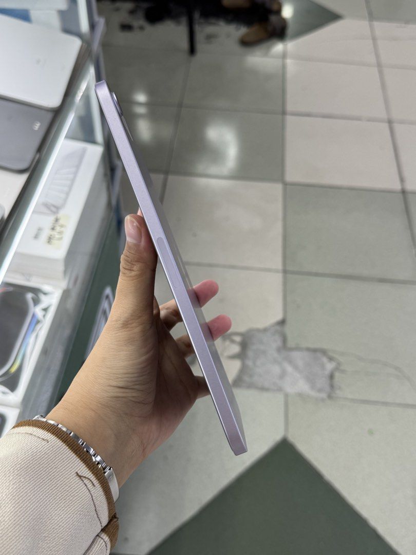 IPAD MINI 7 128GB 99%BH WIFI ONLY NO ISSUE (Category: iPad) located in San Juan City. Submitted by aynaagadgets (Listing ID 1465972998, Image 2). Description: IPAD MINI 7 128GB WIFI ONLY OCTOBER 2026 STALL #: XB-07 FOR SALE | TRADE / SWAP PASS SA MGA SCAMMERS / THIRD PARTY (RFS: Buy and Sell) ⬇️DETAILS⬇️ •128 GB (Other storage is also available) •Purple (Other color is also available but price may vary) •99%bh •NTC Variant •95% Smooth •Truetone W