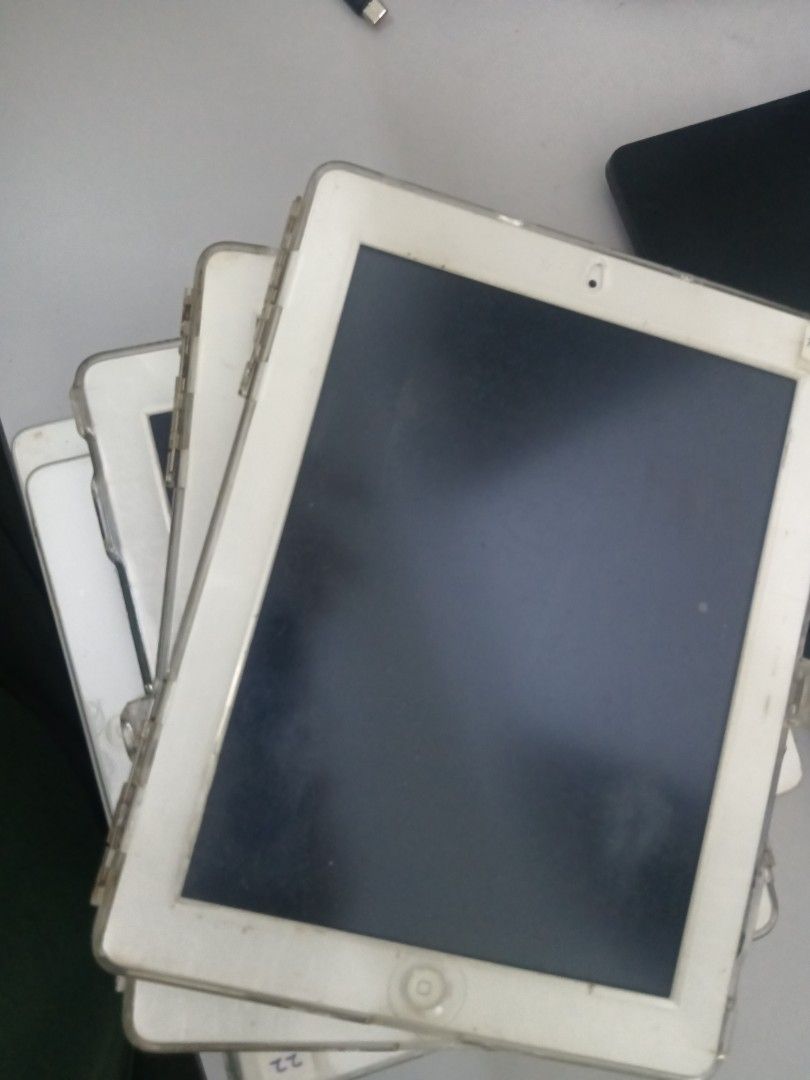 Ipad 2 (Category: iPad) located in Kuala Lumpur. Submitted by eddysmile (Listing ID 1466053875, Image 3). Description: block id. tak diguna nak jual semua. 20 ipad tablet..