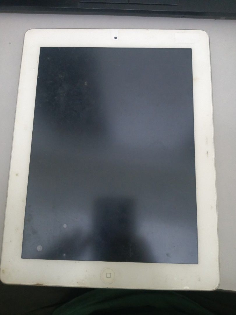 Ipad 2 (Category: iPad) located in Kuala Lumpur. Submitted by eddysmile (Listing ID 1466053875, Image 2). Description: block id. tak diguna nak jual semua. 20 ipad tablet..