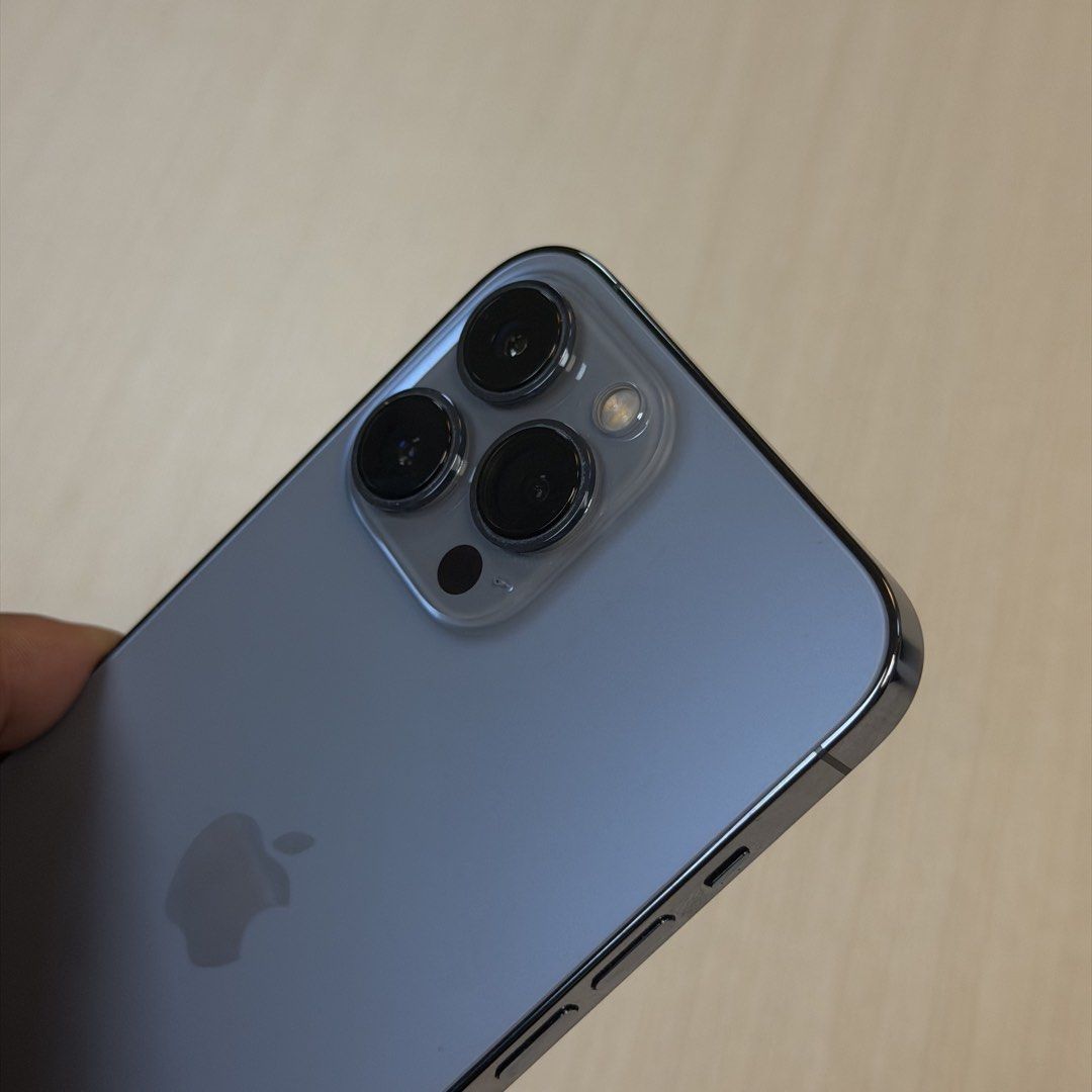 Iphone 13 Pro Max (Category: iPhone 13 Series) located in Pasig City. Submitted by albert_0810 (Listing ID 1466016007, Image 3). Description: FOR SALE! ON-HAND ‼️ Iphone 13 PRO MAX - 128GB GRAPHITE ✅ 100% Batt Health ✅ Original Box ✅ Orginal Charger +Fee for Gift Box Accessories RFS: Upgrading to Iphone 18 .
