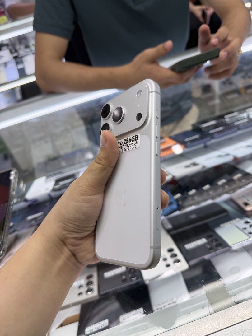 Iphone 17 Pro 256gb 100% BH 6cc Globelocked (Category: iPhone 17 Series) located in San Juan City. Submitted by javedsgadgetshop (Listing ID 1465969384, Image 3). Description: INSTALLMENT OPTIONS : SPAY LATER / GGIVES / CREDIT CARD / SKYRO / HOMECREDIT (BRANDNEW) WE BUY AND SELL SO PWEDE MAGBINTA OR SWAP ! Quick Specs : 💵 Iphone 17pro •256gb •NTC Variant •100% batt health (6cc) •Globelocked •99% Smoothness •No hidden issue | No Repaired •100% Au