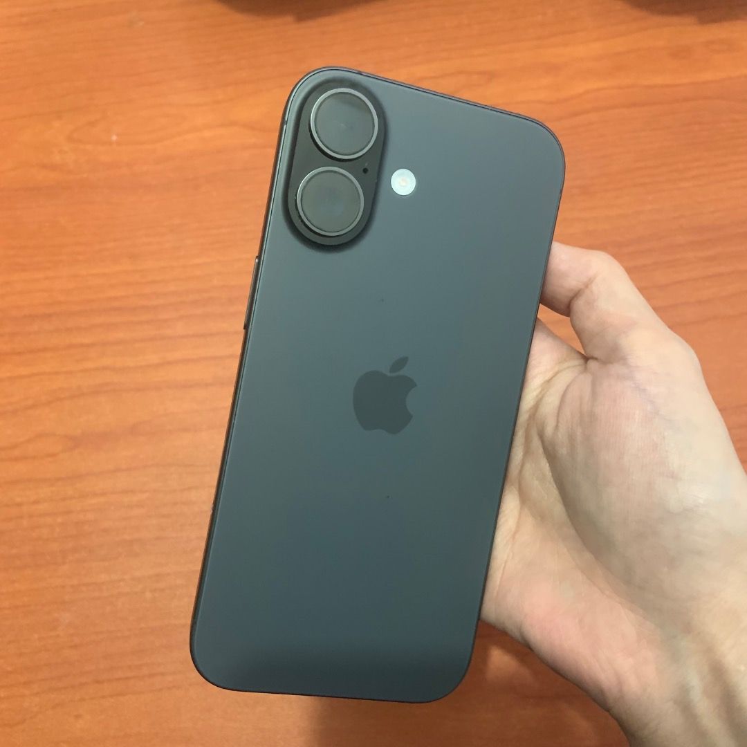IPHONE 17!! RUSH SALE ‼️‼️ (Category: iPhone 17 Series) located in Manila. Submitted by mysticmountain_07ed55 (Listing ID 1466123013, Image 2). Description: .
