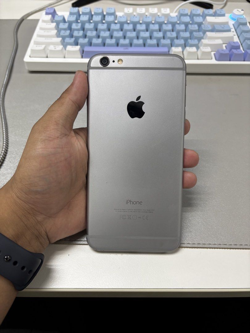 iPhone 6 Plus (Space Gray - 16 GB) (Category: iPhone 6 Series) located in Quezon City. Submitted by maxymaaaax (Listing ID 1466004447, Image 2). Description: iPhone 6 Plus (Space Gray - 16 GB) Nabili ko lang rin dito. May dents on the side but doesn’t really affect the performance of the phone. Goods s’ya for spare phone, naging reliable naman for me. Kahit anong sim pwede. Inclusion: - phone itself - chord - 1 phone case Issue: - Medyo mas mabil