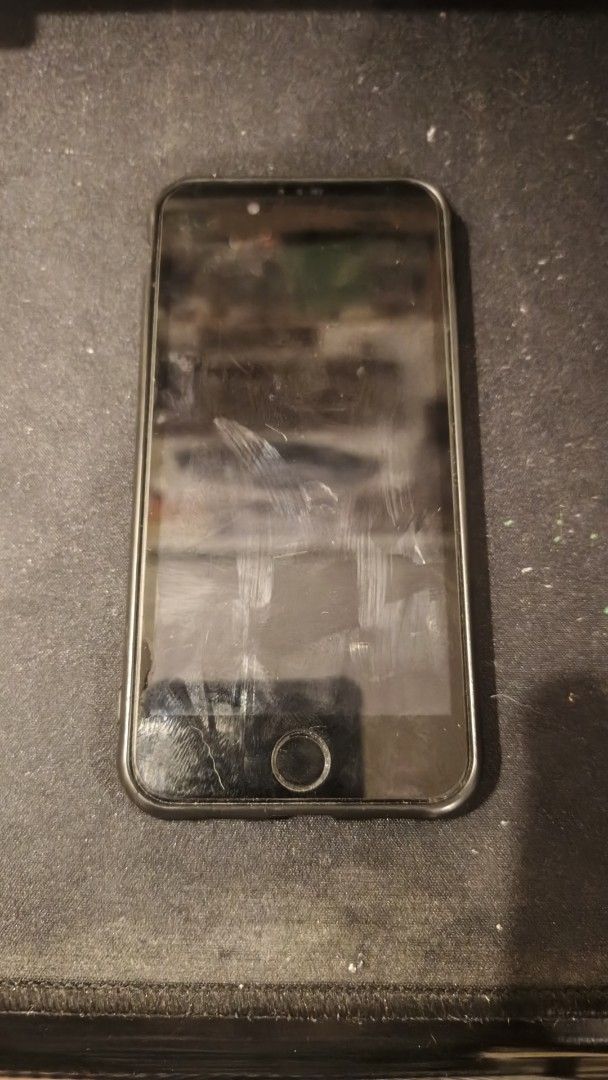 Iphone 7 (Category: iPhone SE Series) located in Manila. Submitted by forsythe26 (Listing ID 1466082827, Image 2). Description: •naka red sticker lang pero black ang original color •may mga dents •replaced screen •fingerprint not working but home button is functional •battery needs replacement •pwede any sim •pwede i-reset Performance is still good and great for capturing photos. You can use this as a backup phone. Price is slightly negotiable.