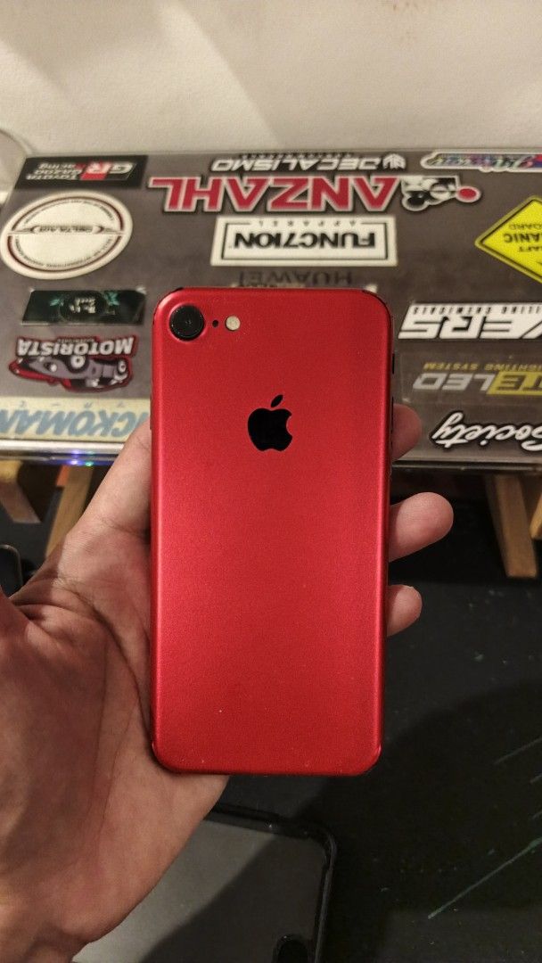 Iphone 7 (Category: iPhone SE Series) located in Manila. Submitted by forsythe26 (Listing ID 1466082827, Image 1). Description: •naka red sticker lang pero black ang original color •may mga dents •replaced screen •fingerprint not working but home button is functional •battery needs replacement •pwede any sim •pwede i-reset Performance is still good and great for capturing photos. You can use this as a backup phone. Price is slightly negotiable.
