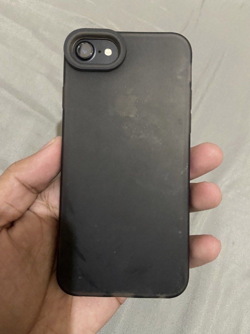 Iphone 7 32 gb (Category: iPhone 7 Series) located in Manila. Submitted by frank444 (Listing ID 1466068594, Image 2). Description: May lp sa sure buyer.