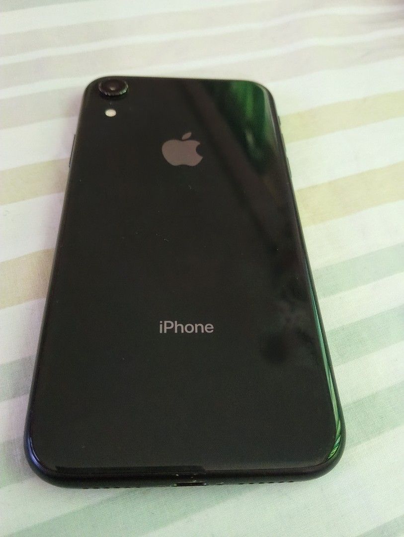 IPHONE XR (Category: iPhone X Series) located in Mandaluyong City. Submitted by quickmountain.780662 (Listing ID 1466015252, Image 3). Description: NO ISSUE 128GB BH ONLY 70% WIRE 2 CASE TG bough in sm sta mesa.