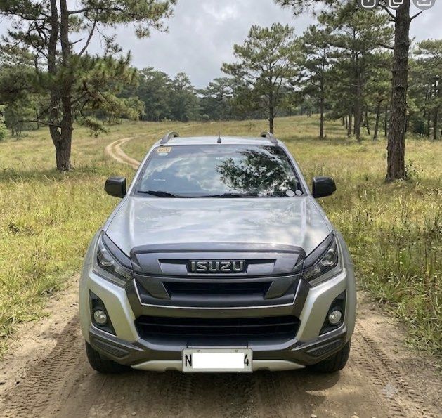 Isuzu D-Max (Category: Used Cars) located in Pasig City. Submitted by butchd (Listing ID 1465962281, Image 2). Description: FOR SALE: 2020 Isuzu D-Max 3.0L 4x2 A/T (December 2020 acquired) • Price: PHP 890,000 (Slightly negotiable) • Mileage: 55,461 KM only • Plate Ending: 4 (Tuesday Coding) • Registration: LTO Registered (May 2026), Comprehensive Insurance (July 2027) HIGHLIGHTS: • 100% Casa Maintained w/ complete records • First Owner, Owner-dr