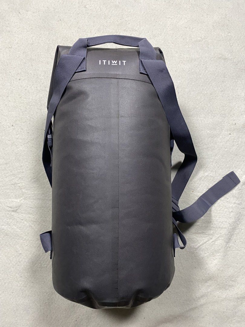 Itiwit outdoor Backpack (Category: Backpacks) located in Dasmarinas. Submitted by ridgeridethrift (Listing ID 1466133560, Image 2). Description: Very good condition Issue : black stain.