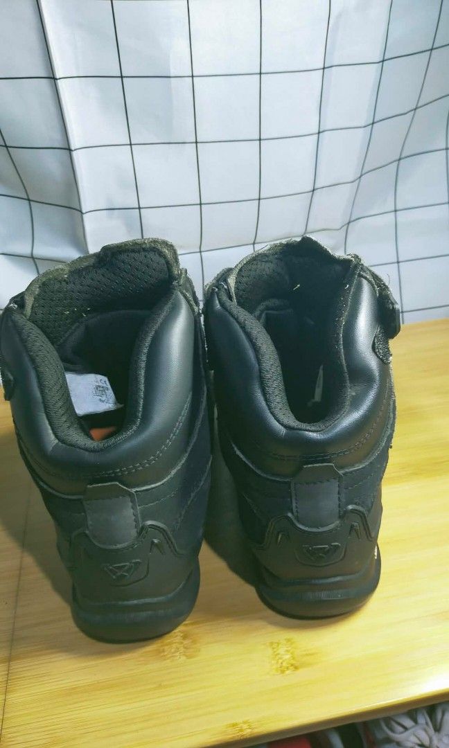 ixon bull waterproof (Category: Boots) located in Caloocan City. Submitted by chani7878 (Listing ID 1466061019, Image 2). Description: ixon bull waterproof size US 7 EU 40 UK 6.5 negotiable pa ung price meet up or lalamove dm for more details.