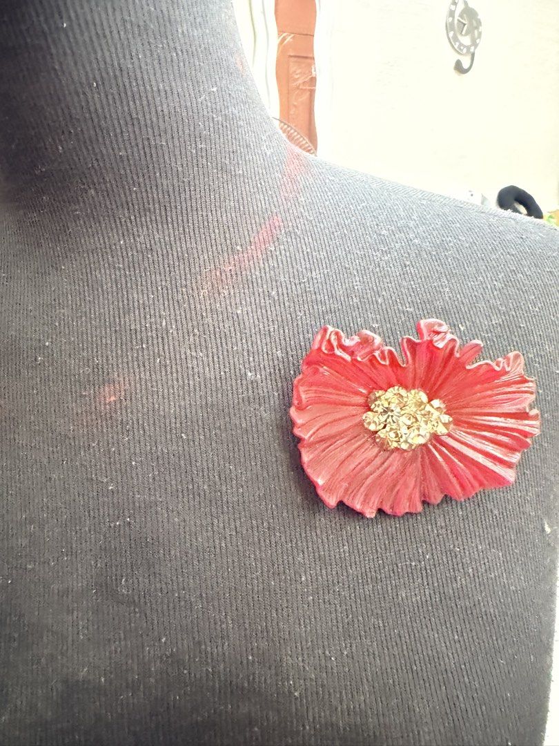 Japan Flower brooches (Category: Brooches) located in Pasig City. Submitted by smartshopping.ph (Listing ID 1466074812, Image 3). Description: Double rose ribbon brooch - 350 php Red resin brooch - 350 php Sunflower - 600 php Vintage 22K or 24K gold-plated real orchid brooch - 800 php Rhinestone cocktail.