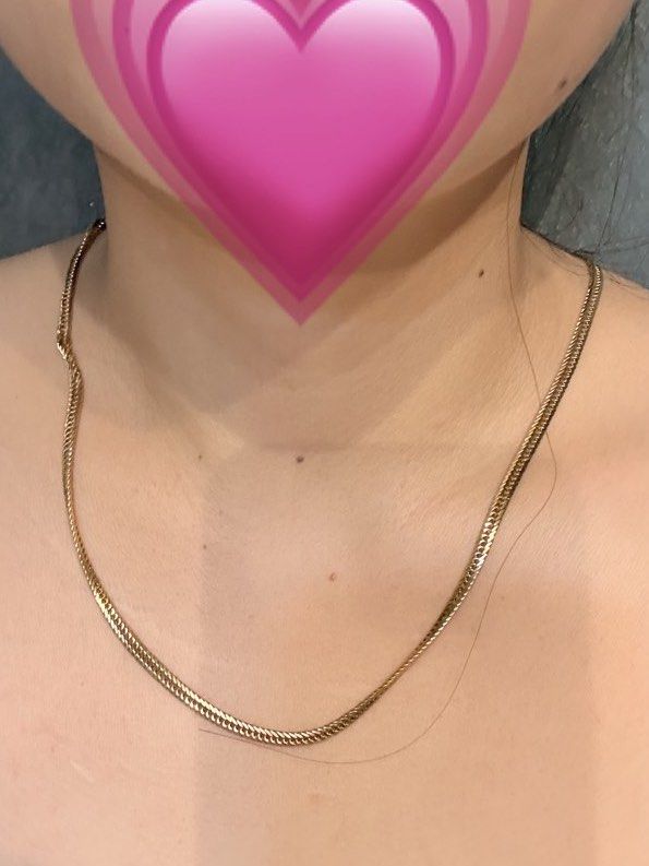 Japan Gold Necklace Barbada Solid 20” (Category: Necklaces) located in Santiago. Submitted by dobongsoon (Listing ID 1466136635, Image 2). Description: - Style: Classic curb link chain - Color: Gold-tone - Length: Standard (sits right below the collarbone) - Closure: Secure box clasp - Versatility: Perfect for everyday wear or dressing up 20” triple lock 19.90 grams meet up : Isabela / SM BF .