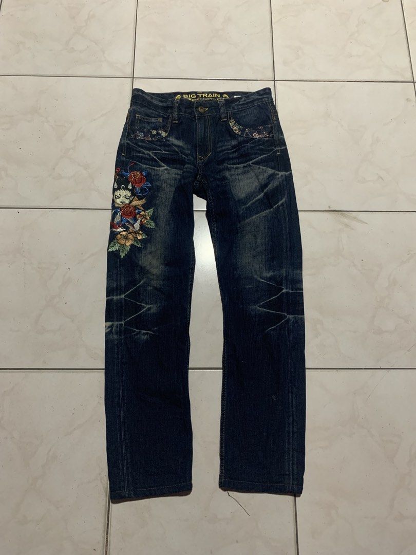 Japanese Jeans Big Train Big Logo (Category: Jeans) located in Kabacan. Submitted by mansourrrrrr (Listing ID 1466101711, Image 1). Description: Japanese Jeans Big Train Waistline: 30 Length: 40 Leg Opening: 7 Excellent Condition .