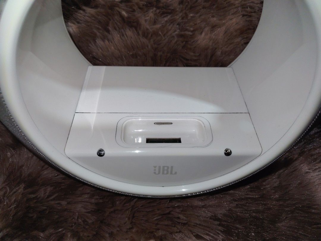 JBL RADIAL iPod Dock Speaker System (Category: Soundbars, Speakers & Amplifiers) located in Manila. Submitted by storageninjaph (Listing ID 1466022678, Image 3). Description: ***NOTE*** Selling this po as is. Matagal ko na po itong hindi nagagamit. Hindi ko na po alam kung gumagana pa ito. Nawala na din po yung remote niya, pero may 2 volume buttons po siya sa harap. ***Kayo nalang po ang mag-repair/magpa-repair. Sayang po ang speaker niya, authe