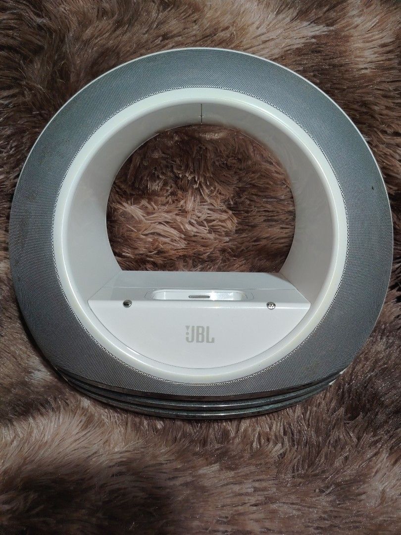 JBL RADIAL iPod Dock Speaker System (Category: Soundbars, Speakers & Amplifiers) located in Manila. Submitted by storageninjaph (Listing ID 1466022678, Image 1). Description: ***NOTE*** Selling this po as is. Matagal ko na po itong hindi nagagamit. Hindi ko na po alam kung gumagana pa ito. Nawala na din po yung remote niya, pero may 2 volume buttons po siya sa harap. ***Kayo nalang po ang mag-repair/magpa-repair. Sayang po ang speaker niya, authe