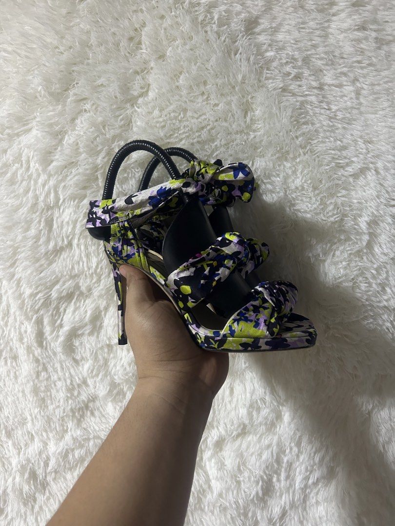 Jimmy Choo Heels (Category: Sneakers & Footwear) located in Iloilo. Submitted by thrift-to-thrift-ukay (Listing ID 1466081271, Image 2). Description: Jimmy Choo Heels Size 36 22cm Legit Like new.