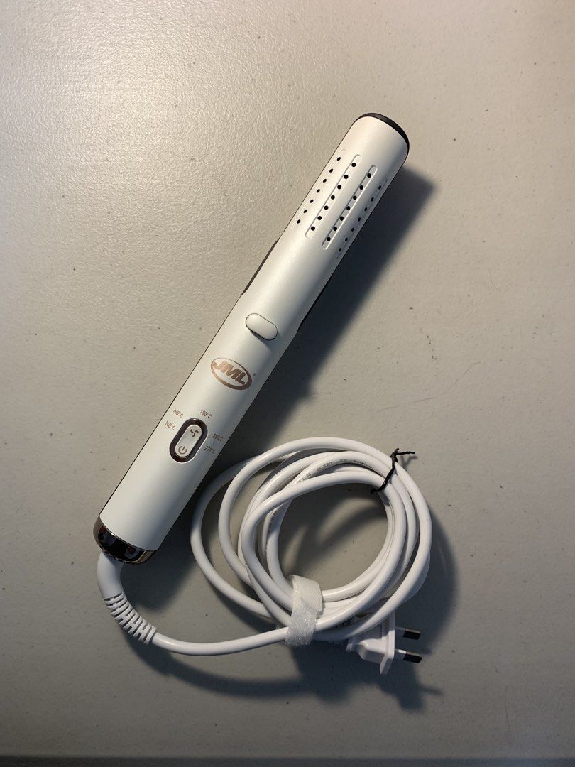 JML Air Wand Styler (Category: Hair) located in Caloocan City. Submitted by geltaningc83570 (Listing ID 1466075909, Image 2). Description: 2-in-1 Straightener and Curler Bought Aug 2026 for ₱3,999 — still under 1-year warranty until Aug 2027. Lightly used and in good condition. RFS: Too many hair tools. Original receipt/proof of purchase available for warranty purposes..