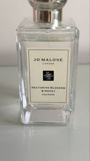 (Category: ) located in . Submitted by perfume.addiction02 (Listing ID 1466046325, Image 1). Description: .