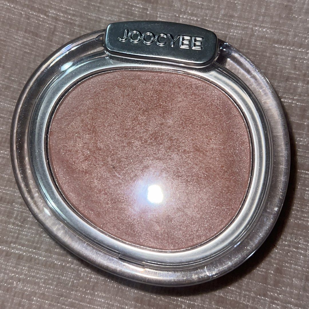 Joocyee powder blush shade #G227 (Category: Makeup) located in Marikina City. Submitted by declutter.marikina (Listing ID 1466096058, Image 2). Description: bought in the orange app for 500+ pesos.