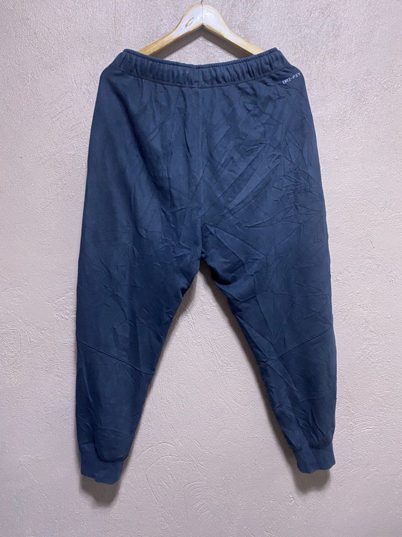 Jordan (Category: Joggers) located in Iloilo. Submitted by prelovedfindsilo (Listing ID 1466063175, Image 2). Description: Jordan Men’s Dri-FIT Fleece Pants (midnight navy blue colorway) Authentic✅ Size Large Waistline 30-38inch Length 37inch Excellent condition No issue Location iloilo city.
