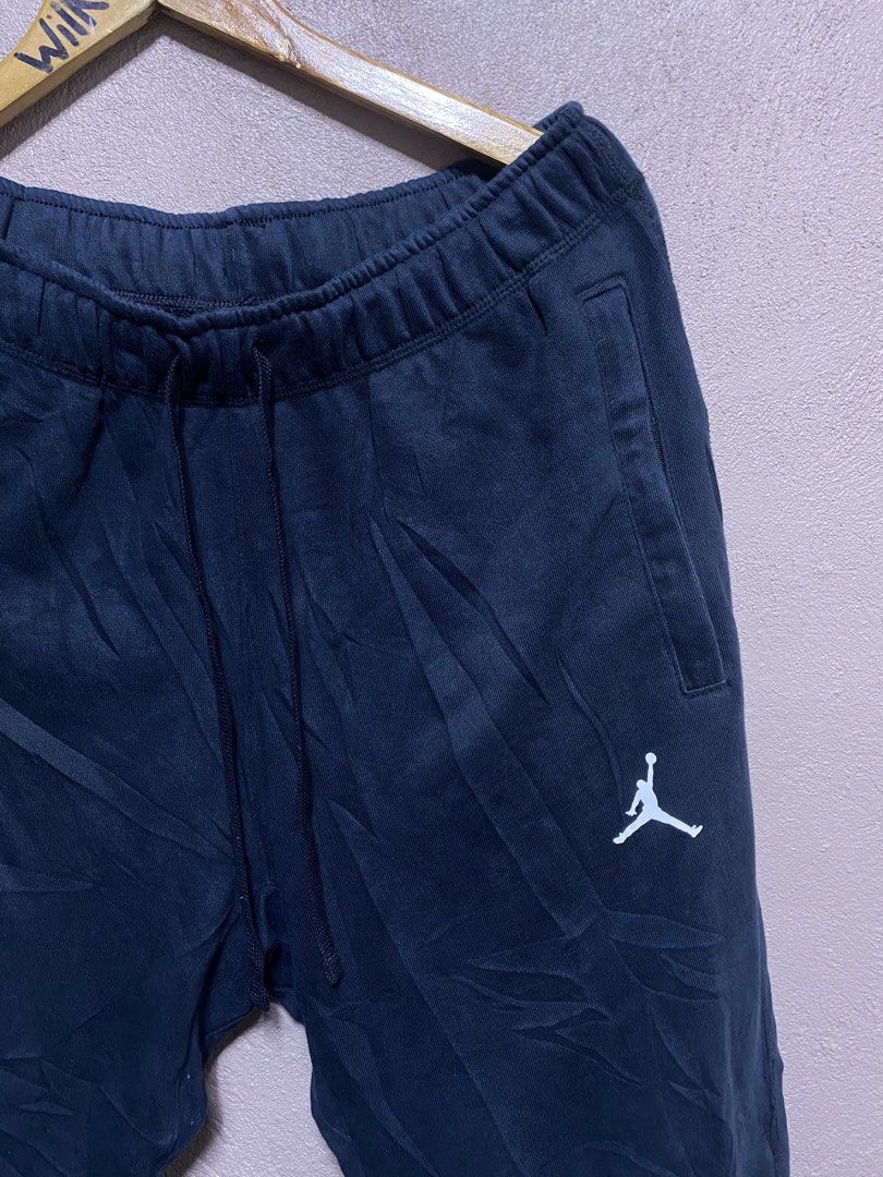 Jordan (Category: Joggers) located in Iloilo. Submitted by prelovedfindsilo (Listing ID 1466063175, Image 3). Description: Jordan Men’s Dri-FIT Fleece Pants (midnight navy blue colorway) Authentic✅ Size Large Waistline 30-38inch Length 37inch Excellent condition No issue Location iloilo city.