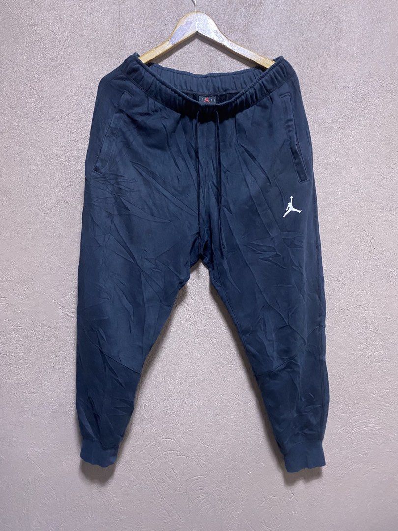 Jordan (Category: Joggers) located in Iloilo. Submitted by prelovedfindsilo (Listing ID 1466063175, Image 1). Description: Jordan Men’s Dri-FIT Fleece Pants (midnight navy blue colorway) Authentic✅ Size Large Waistline 30-38inch Length 37inch Excellent condition No issue Location iloilo city.
