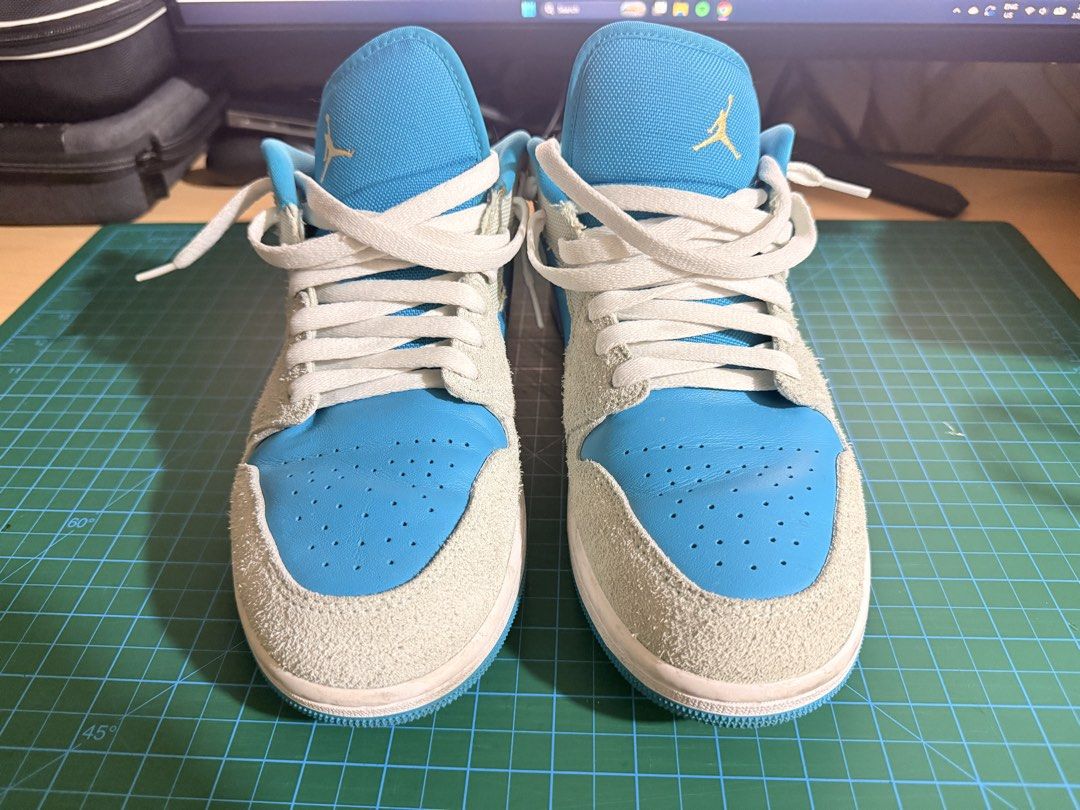 Jordan 1 Low SE Aquatone - 11 US (Category: Sneakers) located in Manila. Submitted by cyebs15_ (Listing ID 1465991300, Image 2). Description: Jordan 1 Low SE Aquatone - Bought in 2023 - 11 US, 10 UK, 45 EUR - No insole - No box.