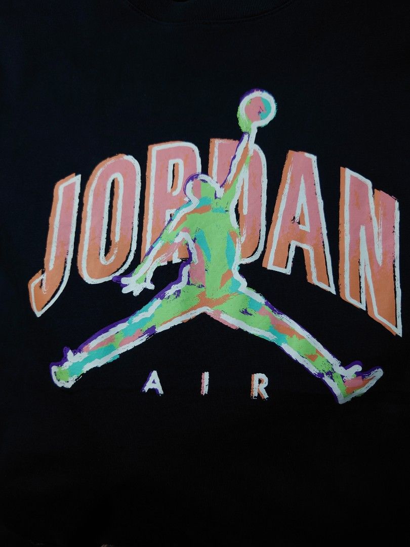 Jordan Air tshirt thrift (Category: Tshirts & Polo Shirts ) located in Paranaque City. Submitted by emzeicool48572 (Listing ID 1466053076, Image 3). Description: Size: Large (22x28 inch) Material: Cotton Color: Charcoal Black color rate: 9/10 Condition: 9/10 📍Tambo Paranaque 💸Payment: Pay Maya only 📦🚚 Delivery: Lalamove or j&t (order mo book mo) No return policy Buy at your own risk Don't expect too much from this product, it's just a SECONDH